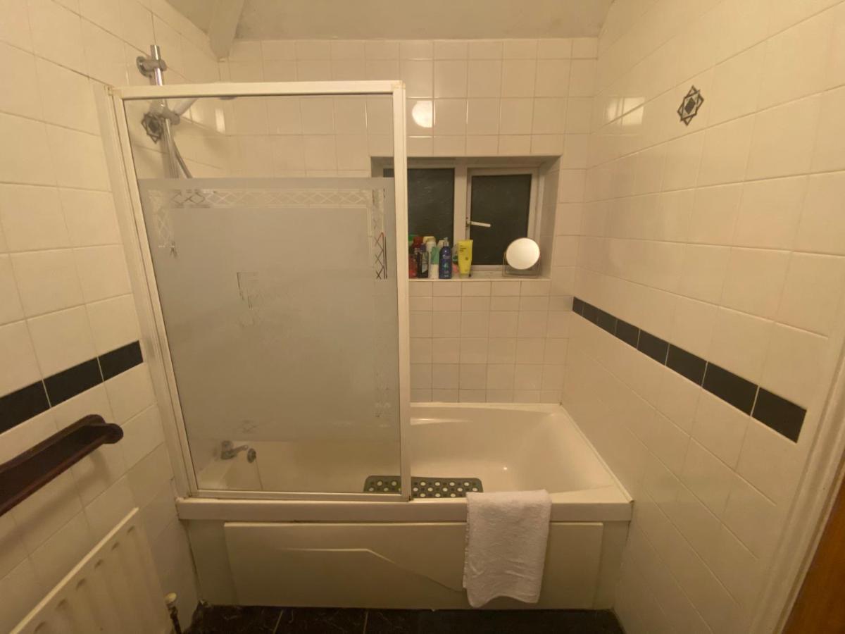 Cosy City Centre Guest Room Shared Home Galway Exteriör bild